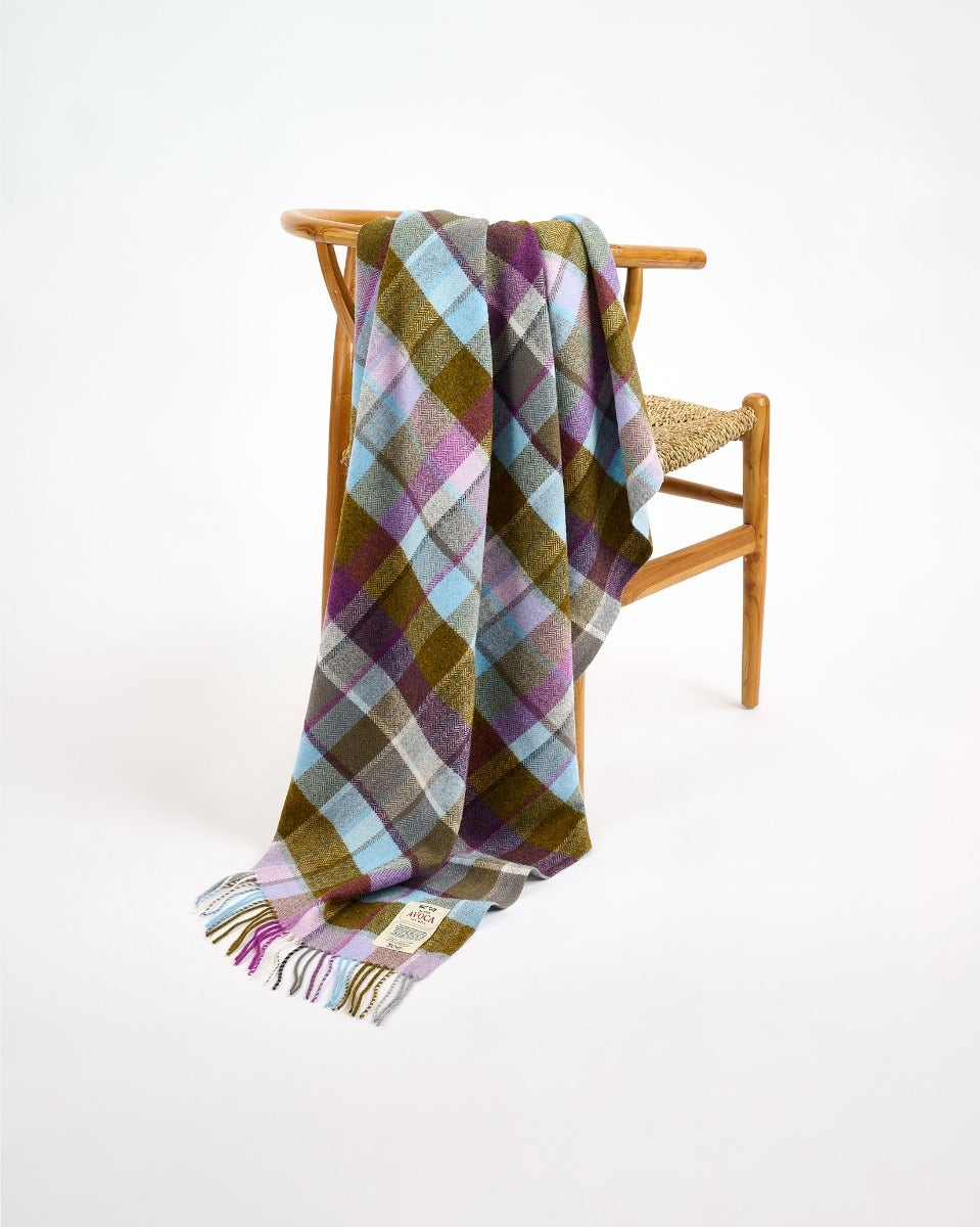 WR122 Lambswool Throw