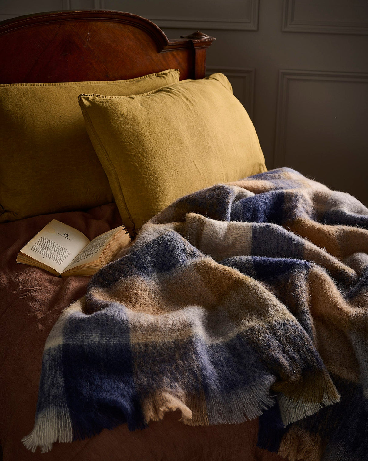 M50 Land Mohair Throw