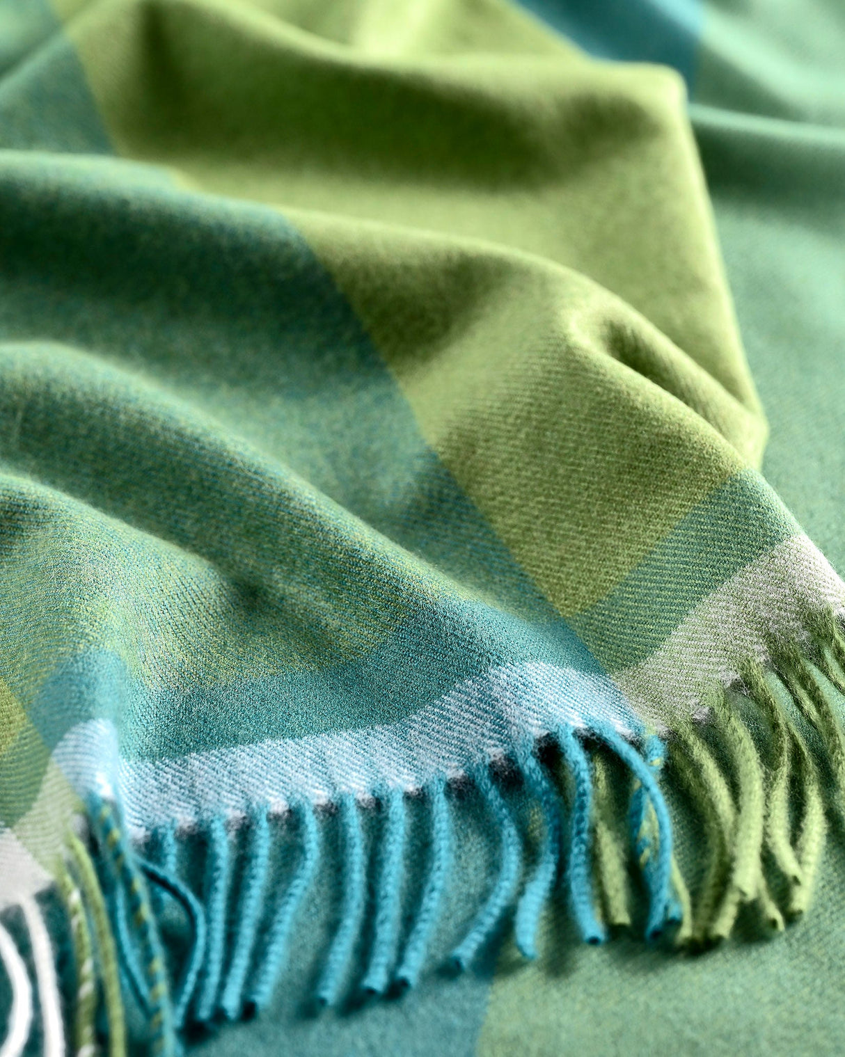 Contemporary Green Tweed Wide Merino Scarf