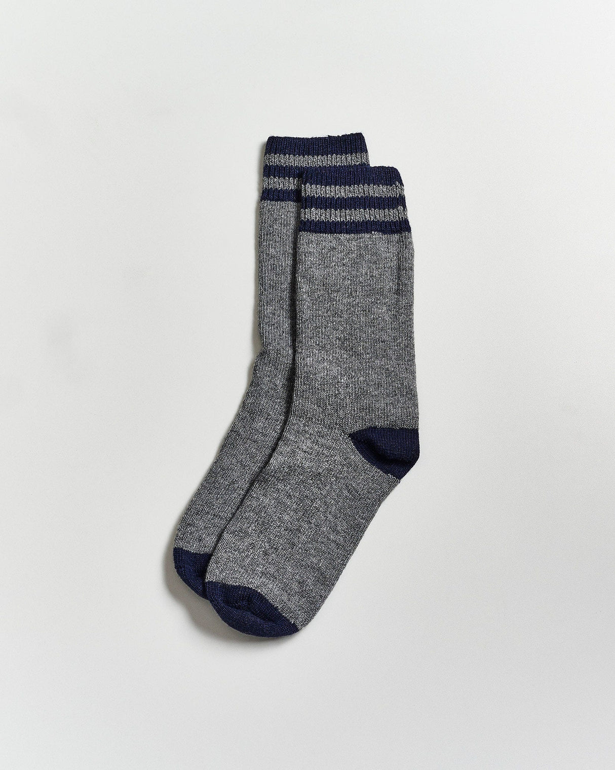 Mid-Grey-_-Navy-Cashmere-Blend-Men_s-Socks