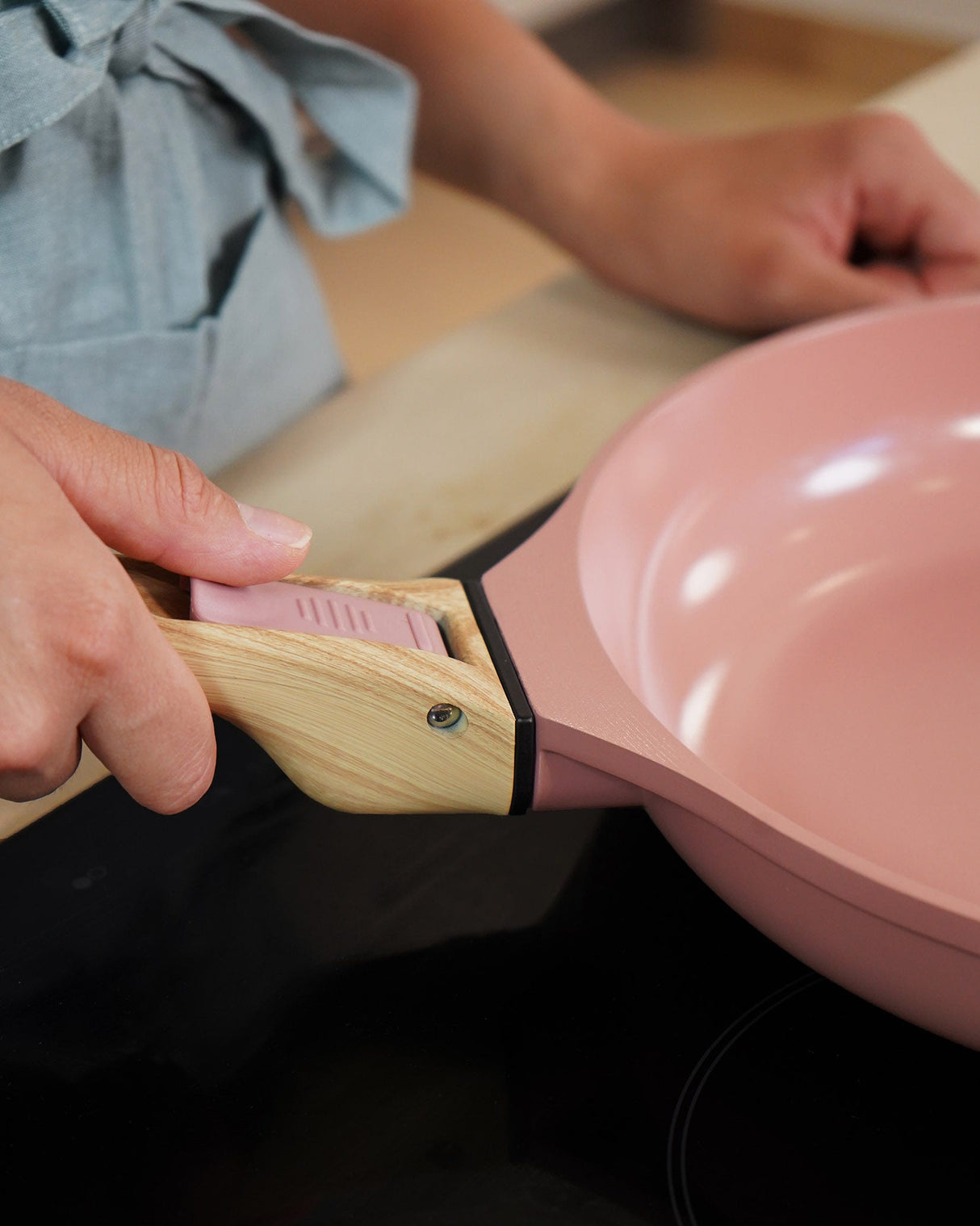 Marshmallow 24cm Non-Stick Detachable Frying Pan
