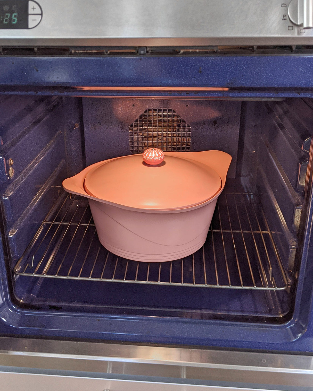 Marshmallow Cocotte 24cm Lidded Non-Stick Cooking Pot