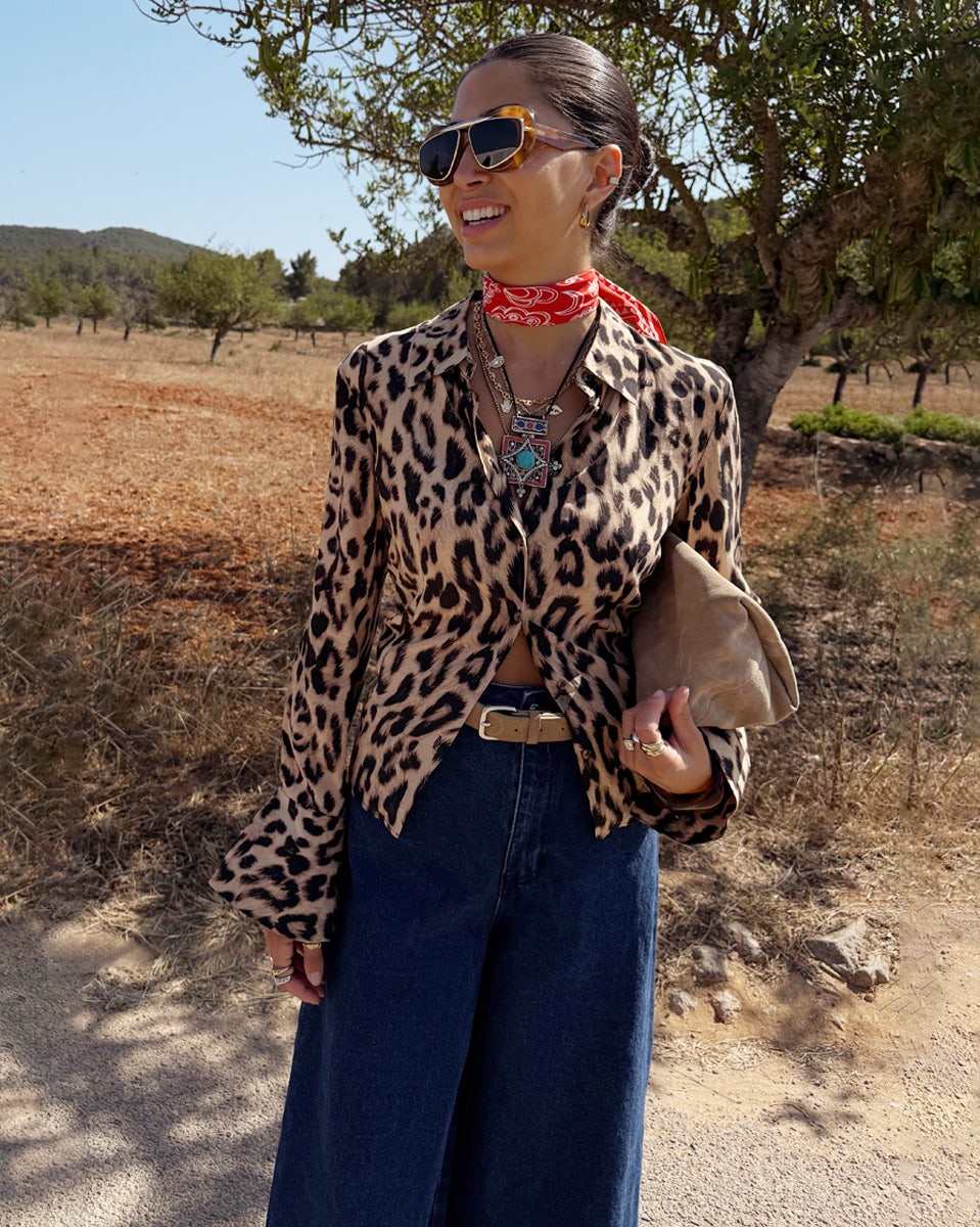 Leopard-Print-Wide-Cuff-Shirt