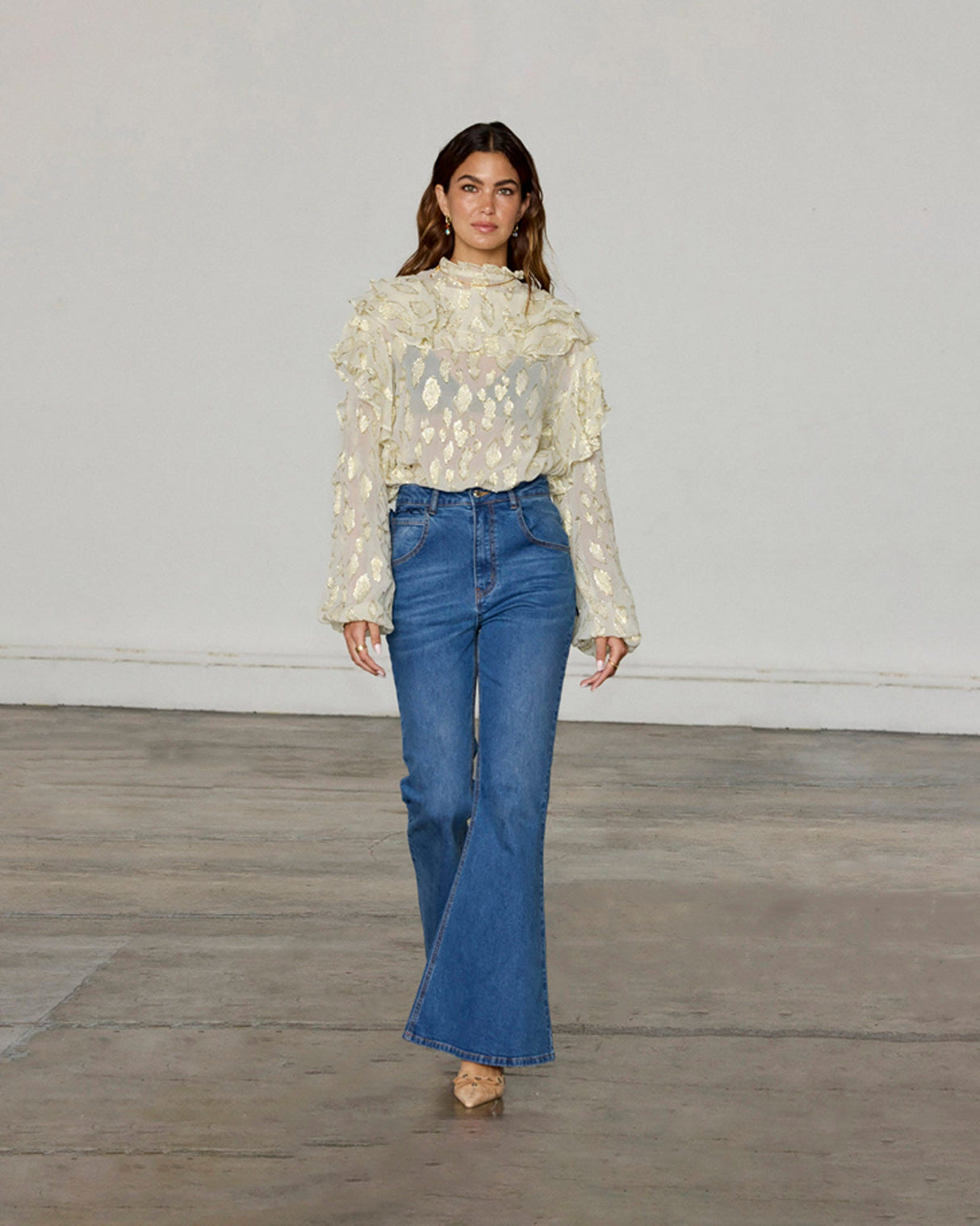 Blue-Wash-Flare-Scallop-Jeans