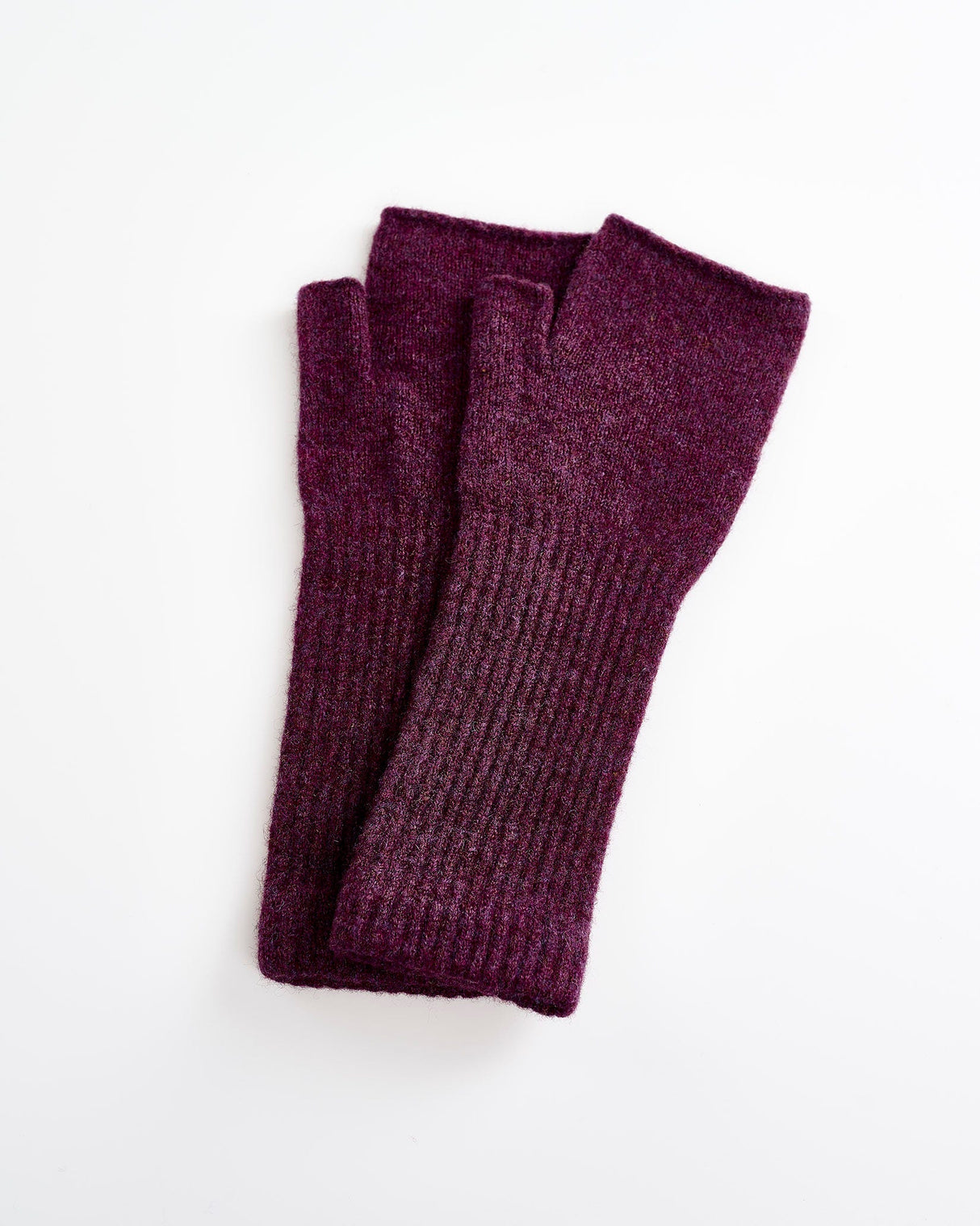 Blackgrape-Brushed-Lambswool-Cuff