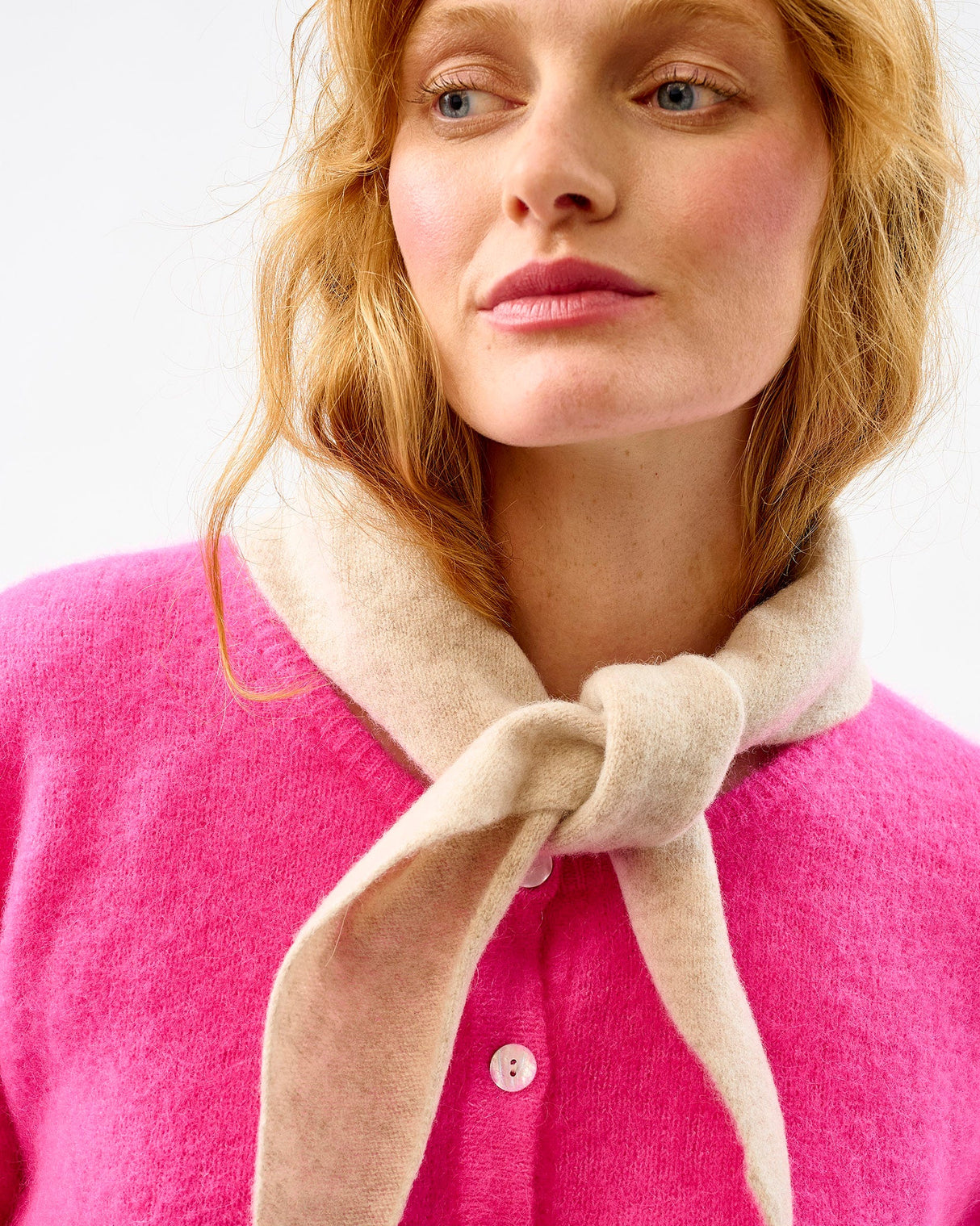 Linen-Lambswool-Triangle-Neck-Tie-Scarf