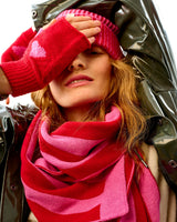 Dubonnet-Bubblegum-Love-Heart-Lambswool-Fingerless-Mittens