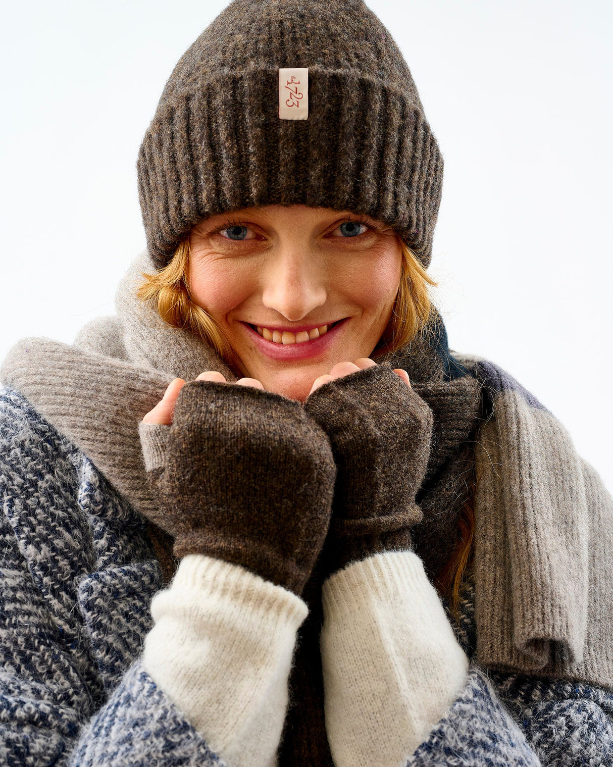 Cocoa-Vole-Lambswool-Fingerless-Mittens
