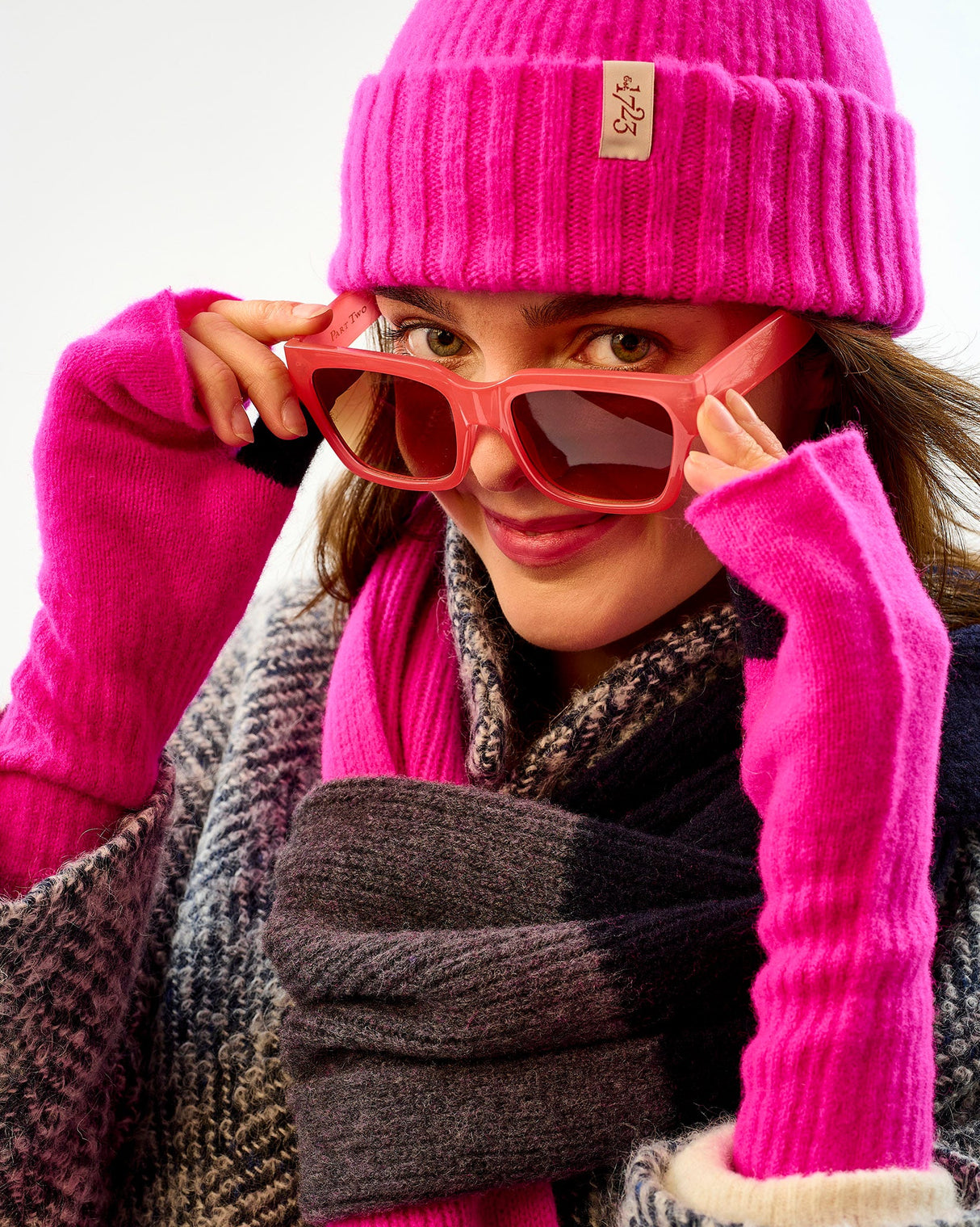Neon-Pink-Navy-Lambswool-Fingerless-Mittens