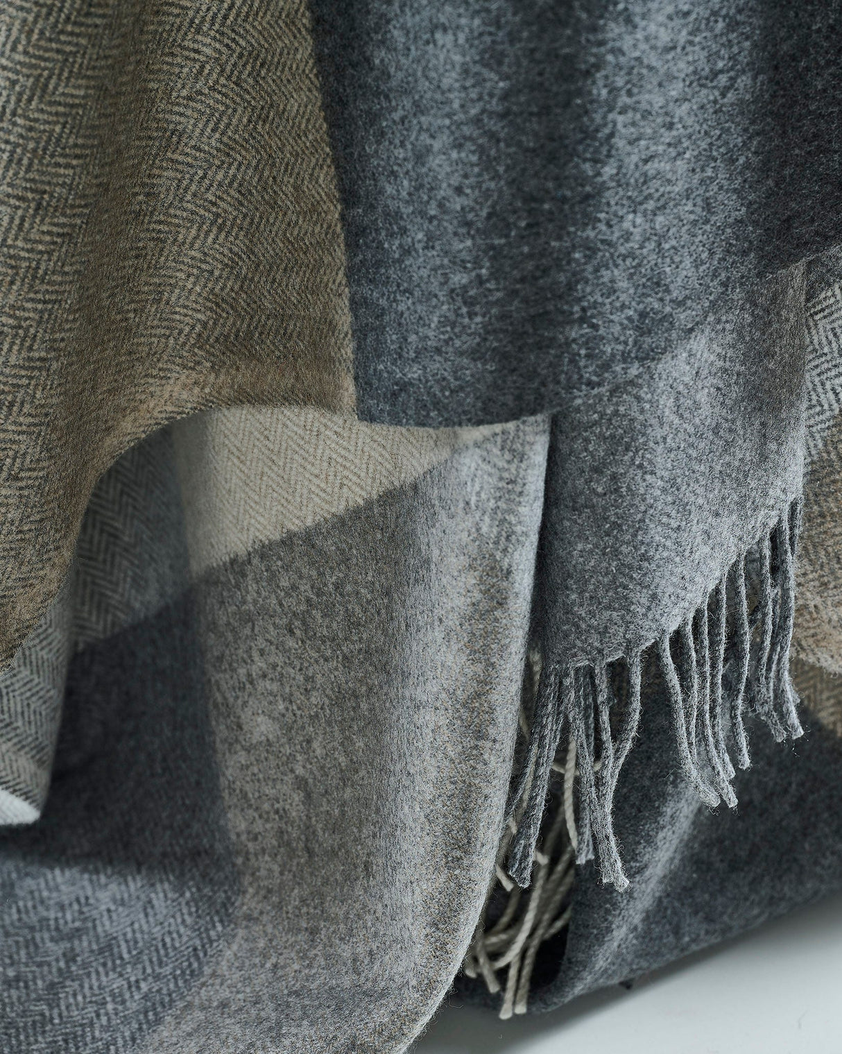 Rome Cashmere Blend Throw