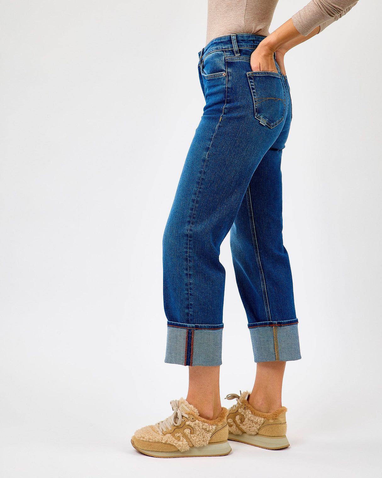 Medium True Basic Wash Jeans