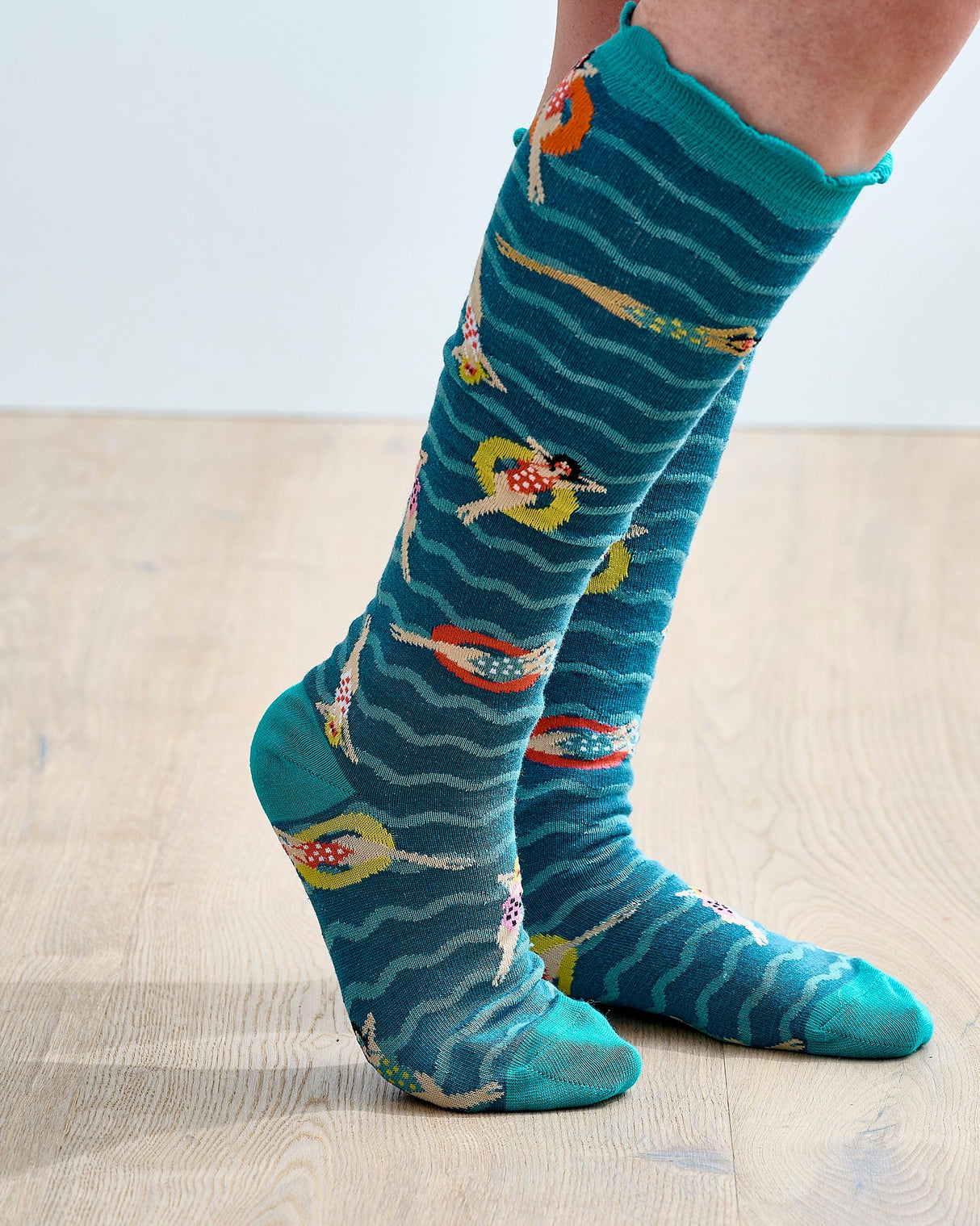 Sunny Swim Knee Socks