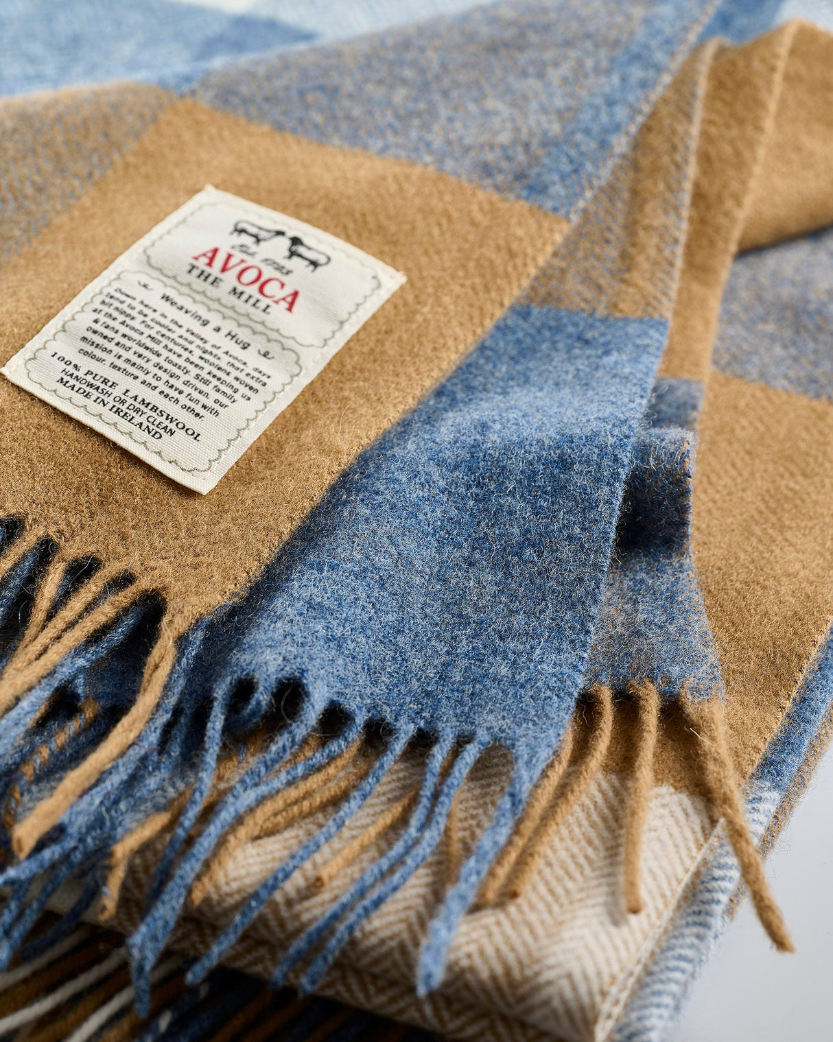 WR81 Lambswool Throw